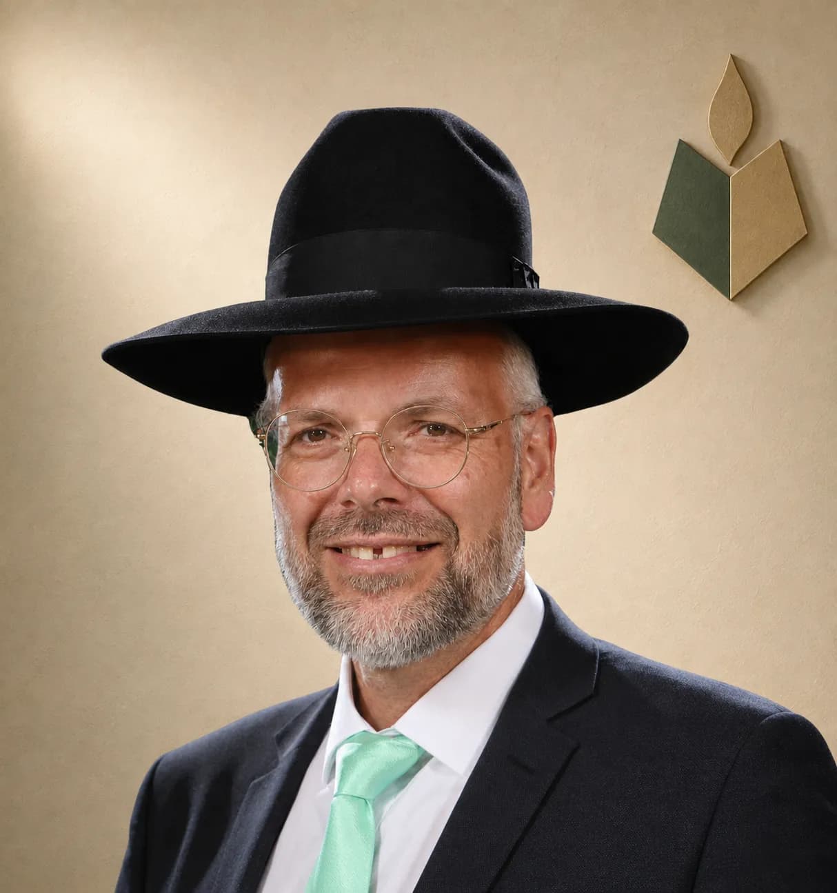 אוריאל שמידוב