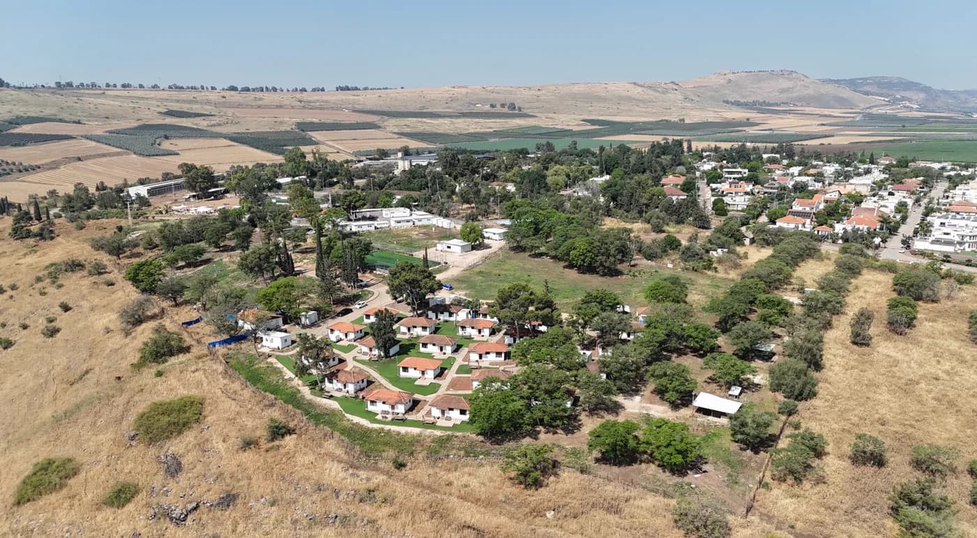 קמפוס הישיבה בכפר חיטים